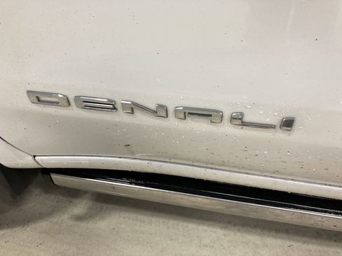 Used 2022 GMC Sierra 1500 Denali w/ Denali Reserve Package AWD/4WD image 11