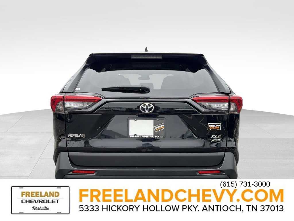 Used 2023 Toyota RAV4 XLE AWD/4WD image 4
