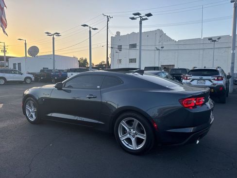 Used 2022 Chevrolet Camaro LT RWD image 9