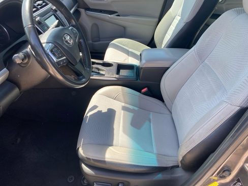 Used 2016 Toyota Camry SE image 34