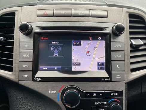 Used 2015 Toyota Venza XLE image 33