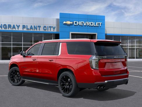 New 2025 Chevrolet Suburban Premier image 3