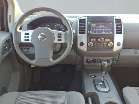 Used 2021 Nissan Frontier SV image 4
