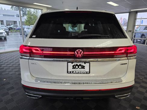 New 2026 Volkswagen Atlas SEL image 6