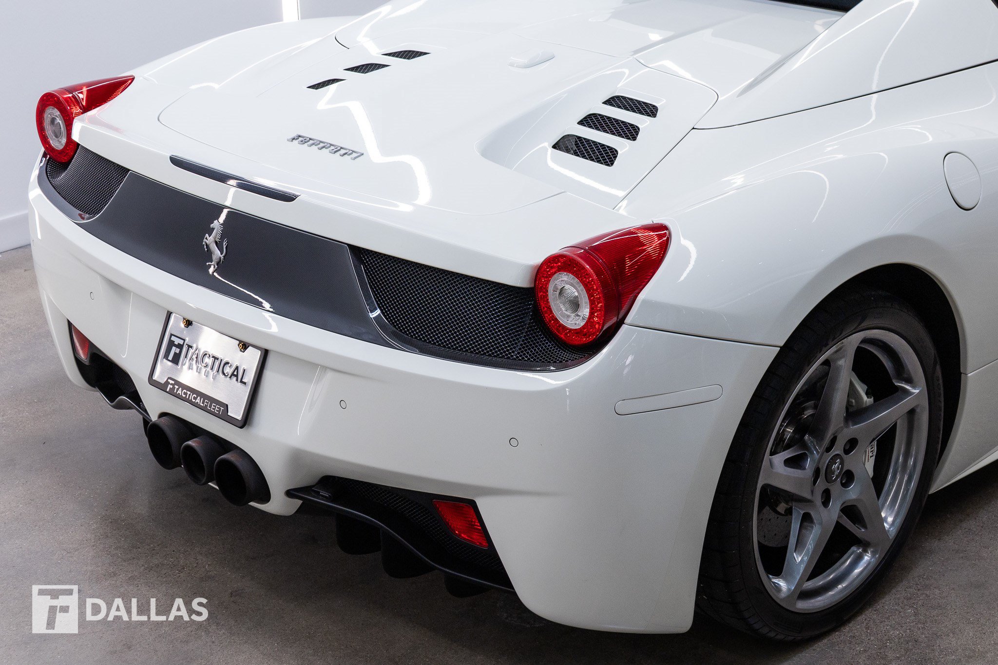 Used 2013 Ferrari 458 Spider RWD image 19