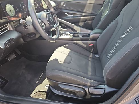Used 2023 Hyundai Elantra SEL w/ Convenience Package FWD image 16