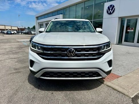 Certified 2023 Volkswagen Atlas SE w/ Panoramic Sunroof Package AWD/4WD image 2