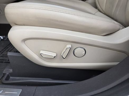 Used 2019 Lincoln Nautilus Reserve FWD image 10