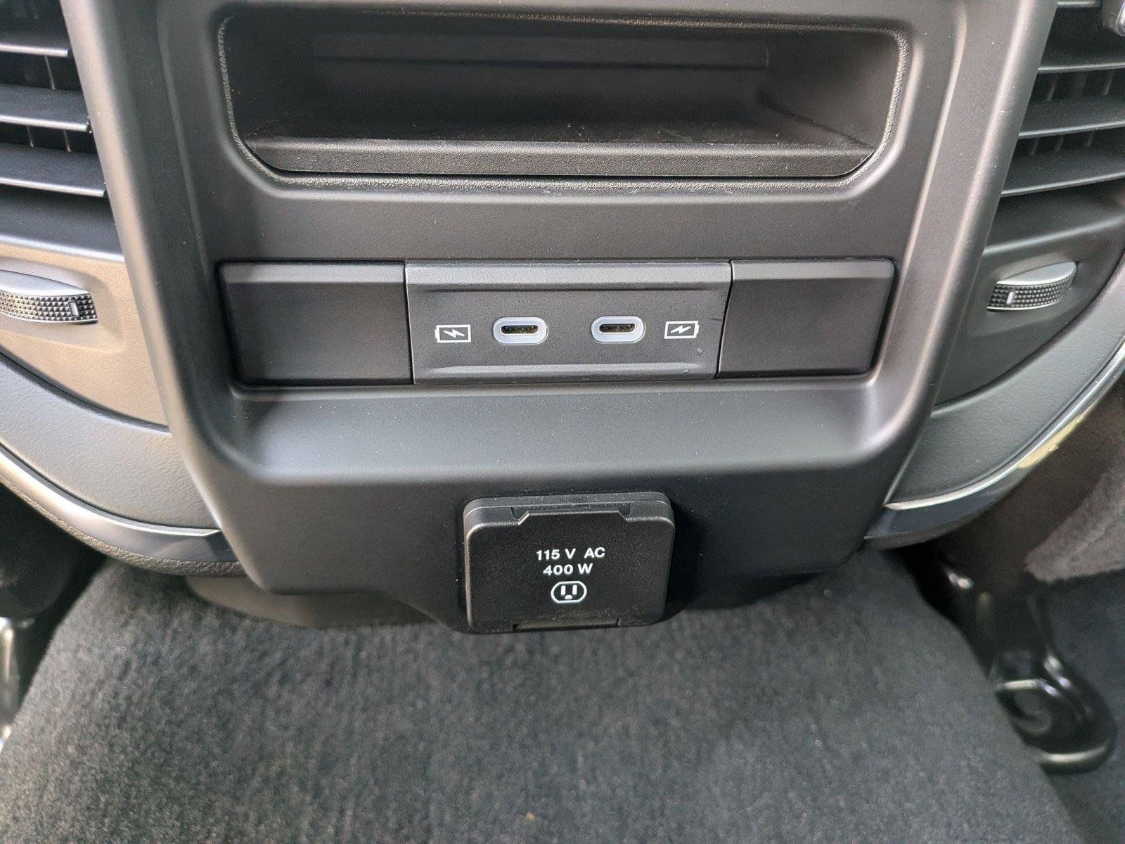 New 2026 RAM 2500 Laramie w/ Night Edition AWD/4WD image 33