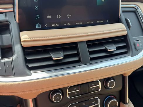 Used 2023 Chevrolet Tahoe Premier w/ Advanced Technology Package image 17