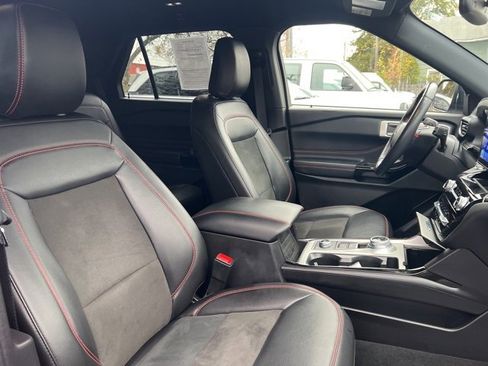 Used 2022 Ford Explorer ST-Line image 12