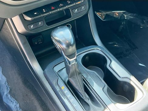 Used 2022 Chevrolet Colorado Z71 AWD/4WD image 17
