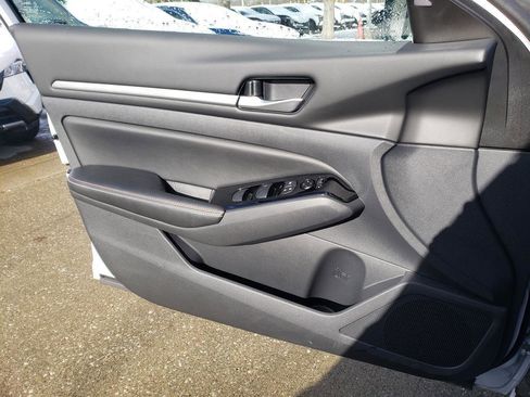 Certified 2025 Nissan Altima 2.5 SR w/ SR Premium Package image 14