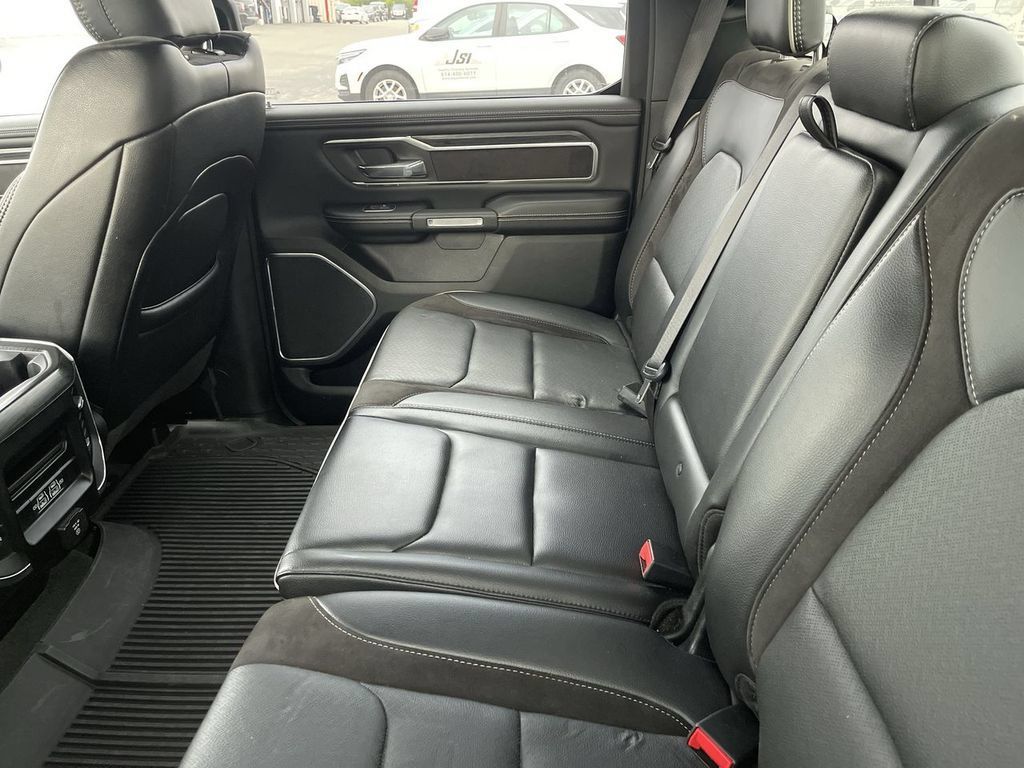 Used 2023 RAM 1500 Laramie AWD/4WD image 4