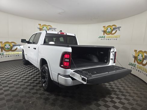 Used 2025 RAM 1500 Big Horn AWD/4WD image 32