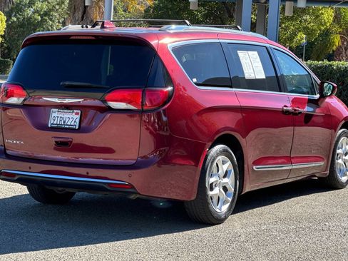 Used 2020 Chrysler Pacifica Touring-L w/ Tire & Wheel Group image 3