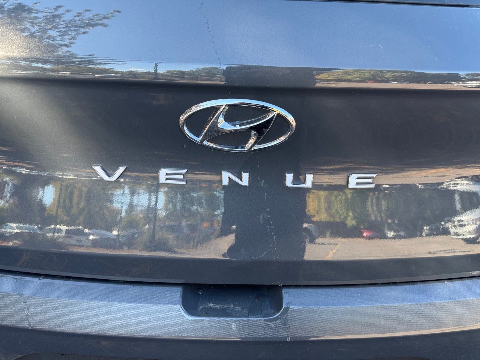 Used 2024 Hyundai Venue Limited FWD image 23