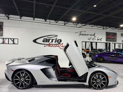 Used 2018 Lamborghini Aventador S image 16