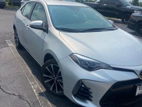 Used 2018 Toyota Corolla SE w/ Carpet Mat Package (TMS) FWD image 3