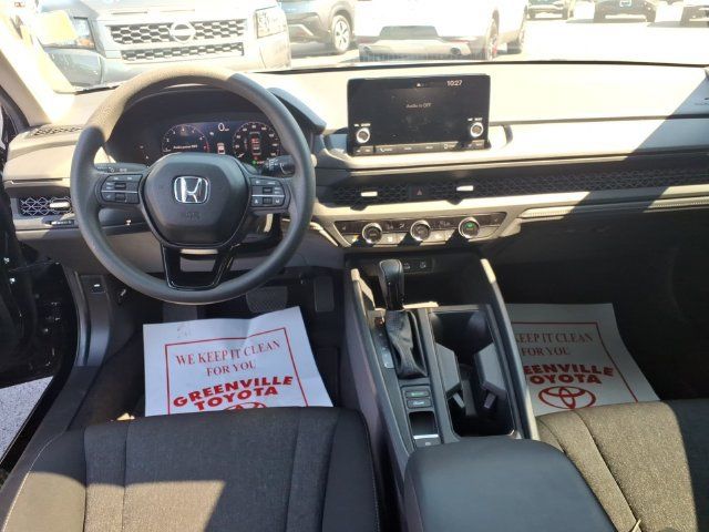 Used 2025 Honda Accord SE image 9