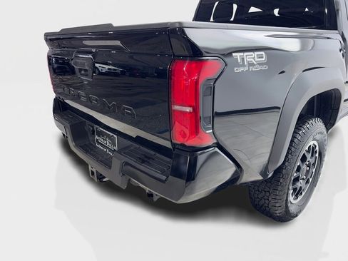 Used 2025 Toyota Tacoma TRD Off-Road AWD/4WD image 18
