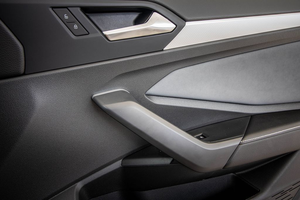 Certified 2026 Volkswagen Jetta SE FWD image 19