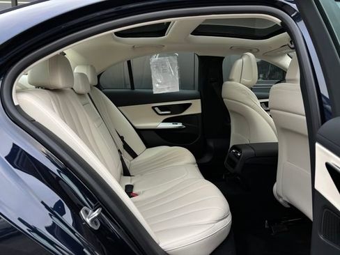 Used 2026 Mercedes-Benz E 350 4MATIC Sedan image 46