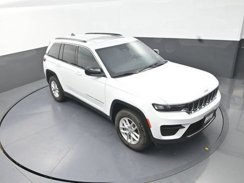 Used 2026 Jeep Grand Cherokee Laredo X AWD/4WD image 11