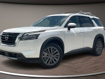 New 2025 Nissan Pathfinder SL w/ SL Premium Package