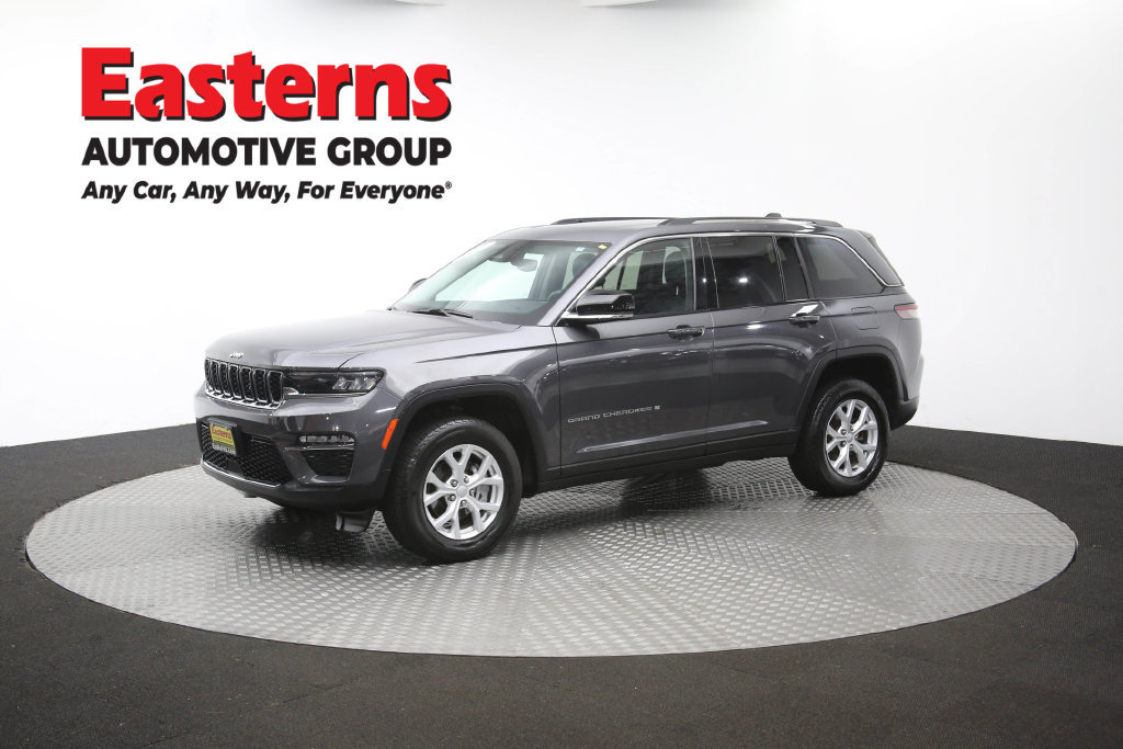 Used 2023 Jeep Grand Cherokee Limited AWD/4WD image 61