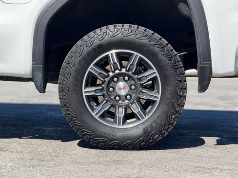 Used 2025 GMC Sierra 1500 AT4 image 3