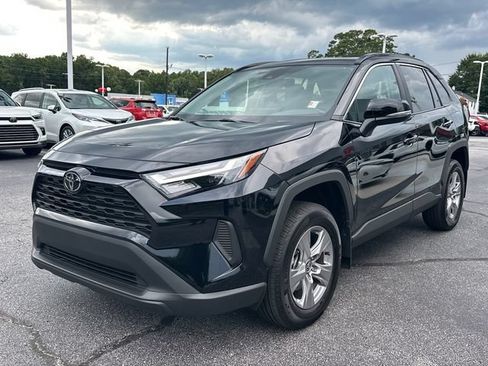 Used 2025 Toyota RAV4 XLE w/ Convenience Package FWD image 8