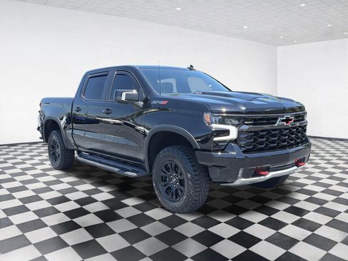 Used 2023 Chevrolet Silverado 1500 ZR2 w/ Technology Package AWD/4WD image 3