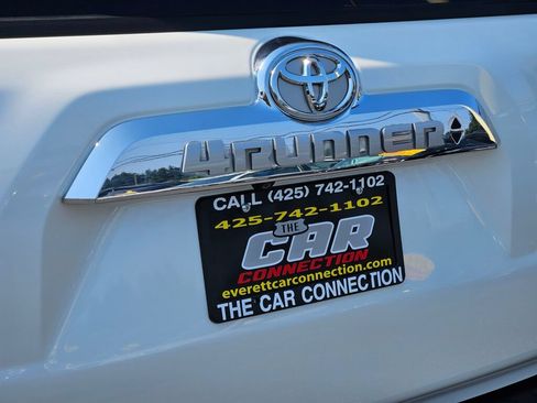 Used 2012 Toyota 4Runner Limited AWD/4WD image 10