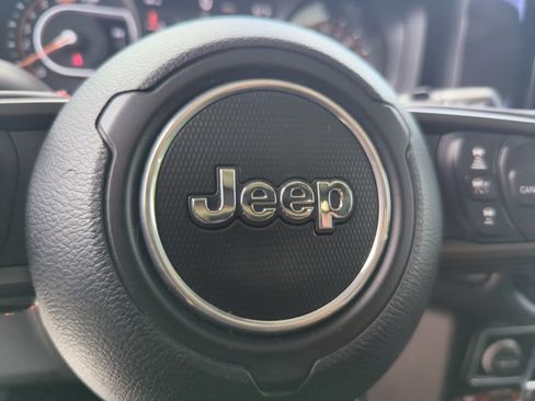 Used 2024 Jeep Wrangler Unlimited Rubicon AWD/4WD image 30