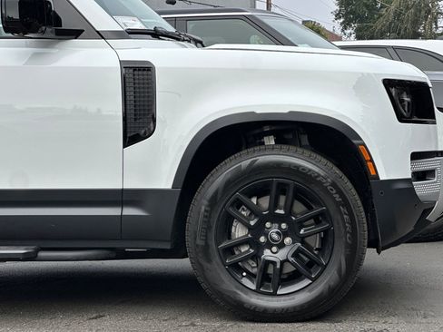 Used 2025 Land Rover Defender 110 S image 36