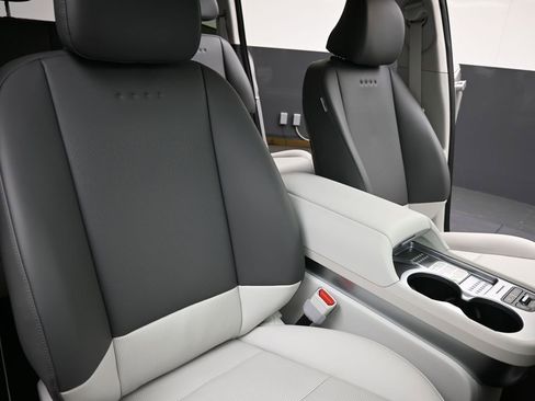 New 2026 Hyundai Ioniq 9 SEL image 13