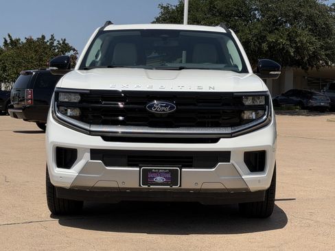 Used 2026 Ford Expedition Max Platinum w/ Driver's Package AWD/4WD image 9