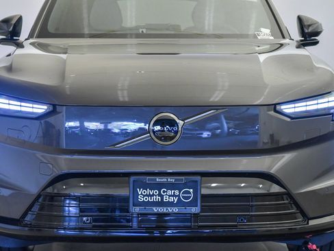 New 2025 Volvo EX90 Plus image 7