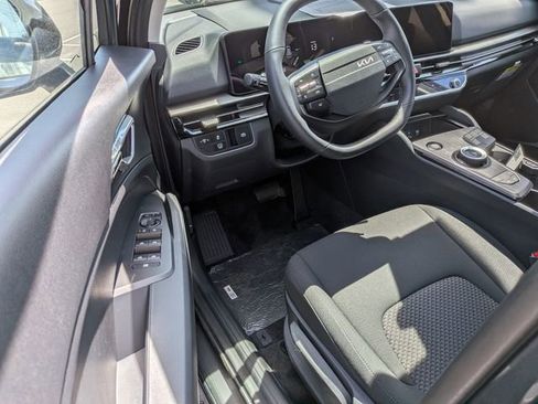 New 2026 Kia Sportage LX FWD image 12