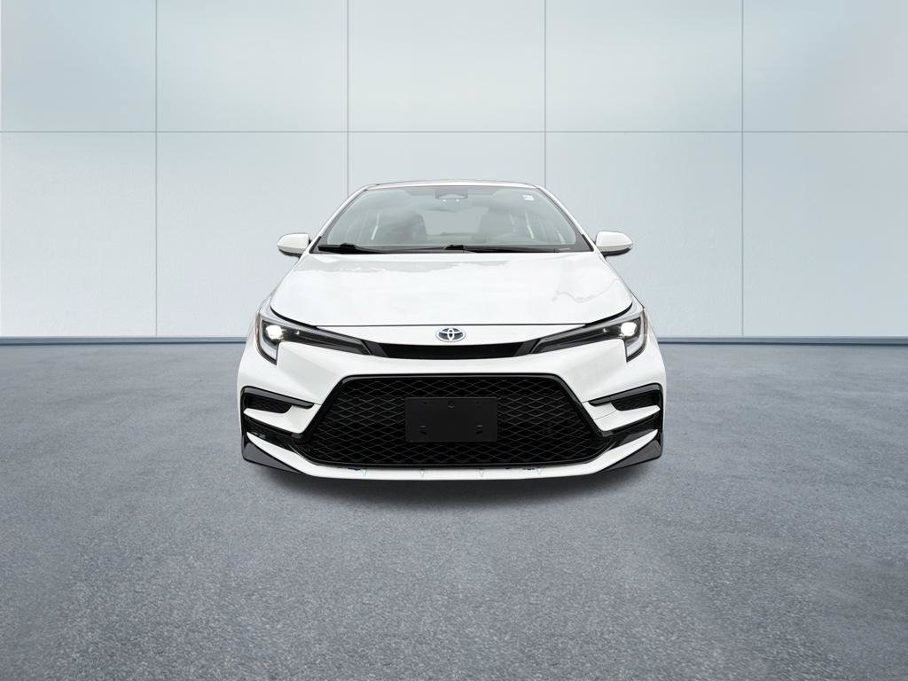Used 2025 Toyota Corolla SE AWD/4WD image 3