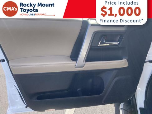 Used 2017 Toyota 4Runner SR5 image 10