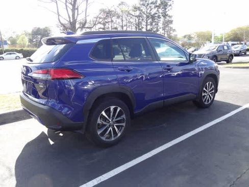Used 2023 Toyota Corolla Cross XLE image 6