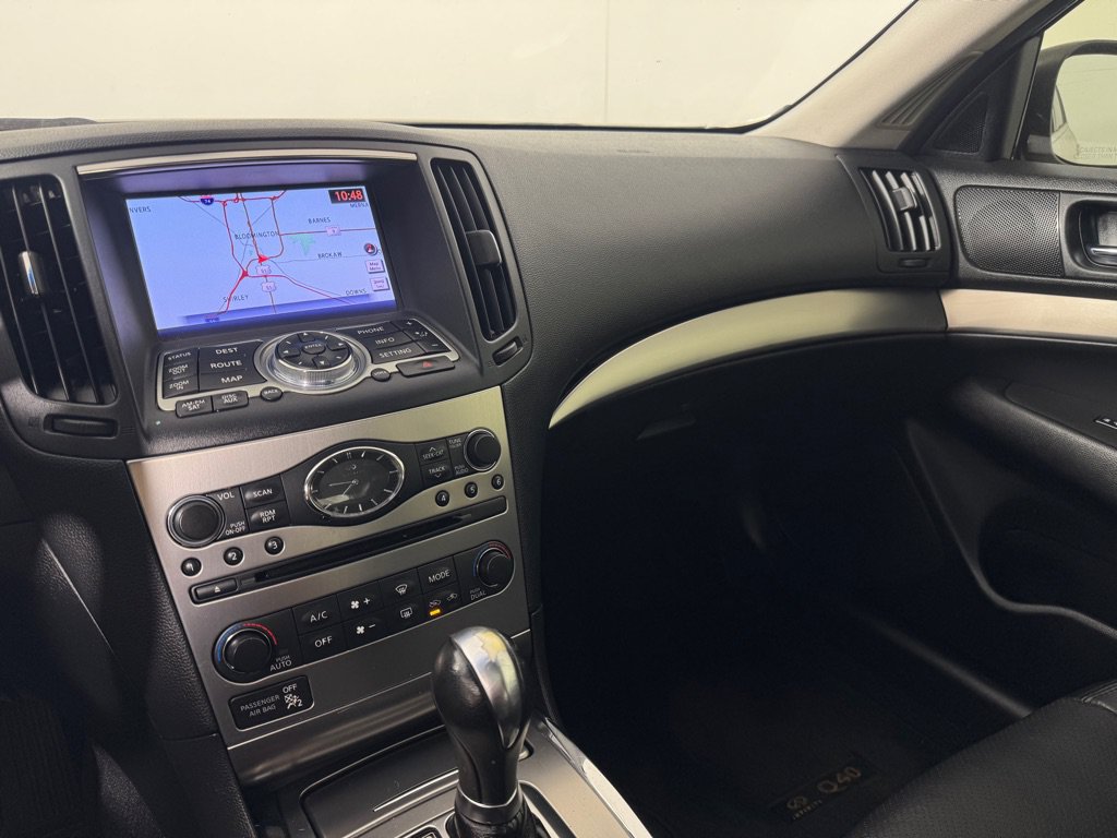 Used 2015 INFINITI Q40 w/ Navigation Package RWD image 12