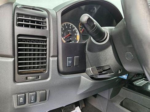 Used 2015 Nissan Titan SV w/ SV Value Truck Package AWD/4WD image 22