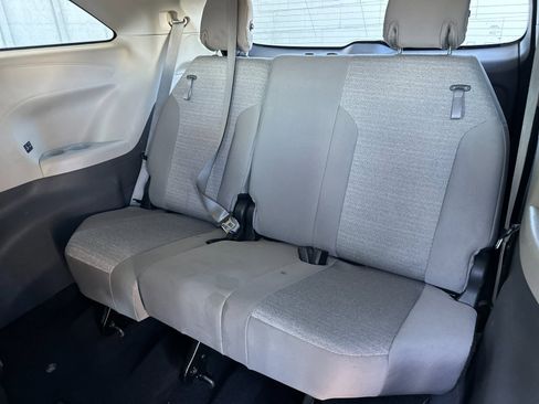 Used 2024 Toyota Sienna LE image 14