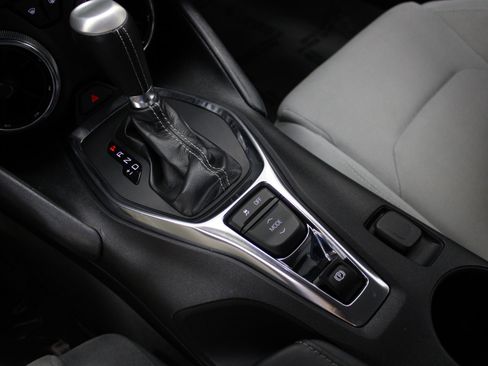 Used 2020 Chevrolet Camaro LT image 33