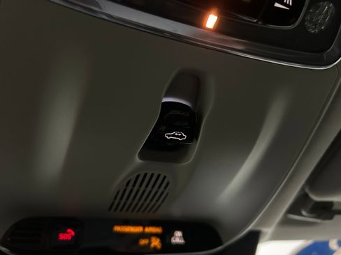 Used 2018 Volvo S90 T6 Inscription w/ Convenience Package image 23