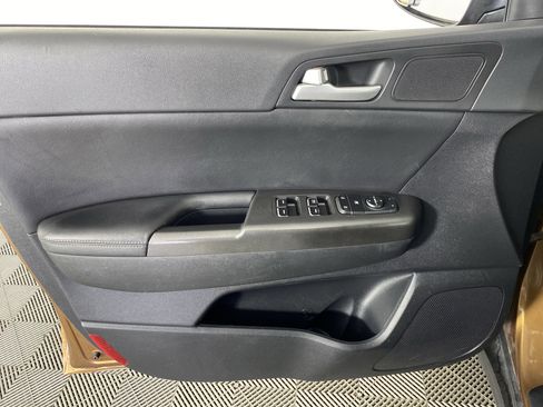 Used 2017 Kia Sportage EX image 12