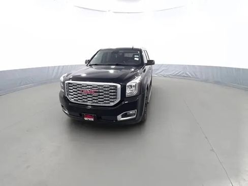 Used 2020 GMC Yukon XL SLT AWD/4WD image 1